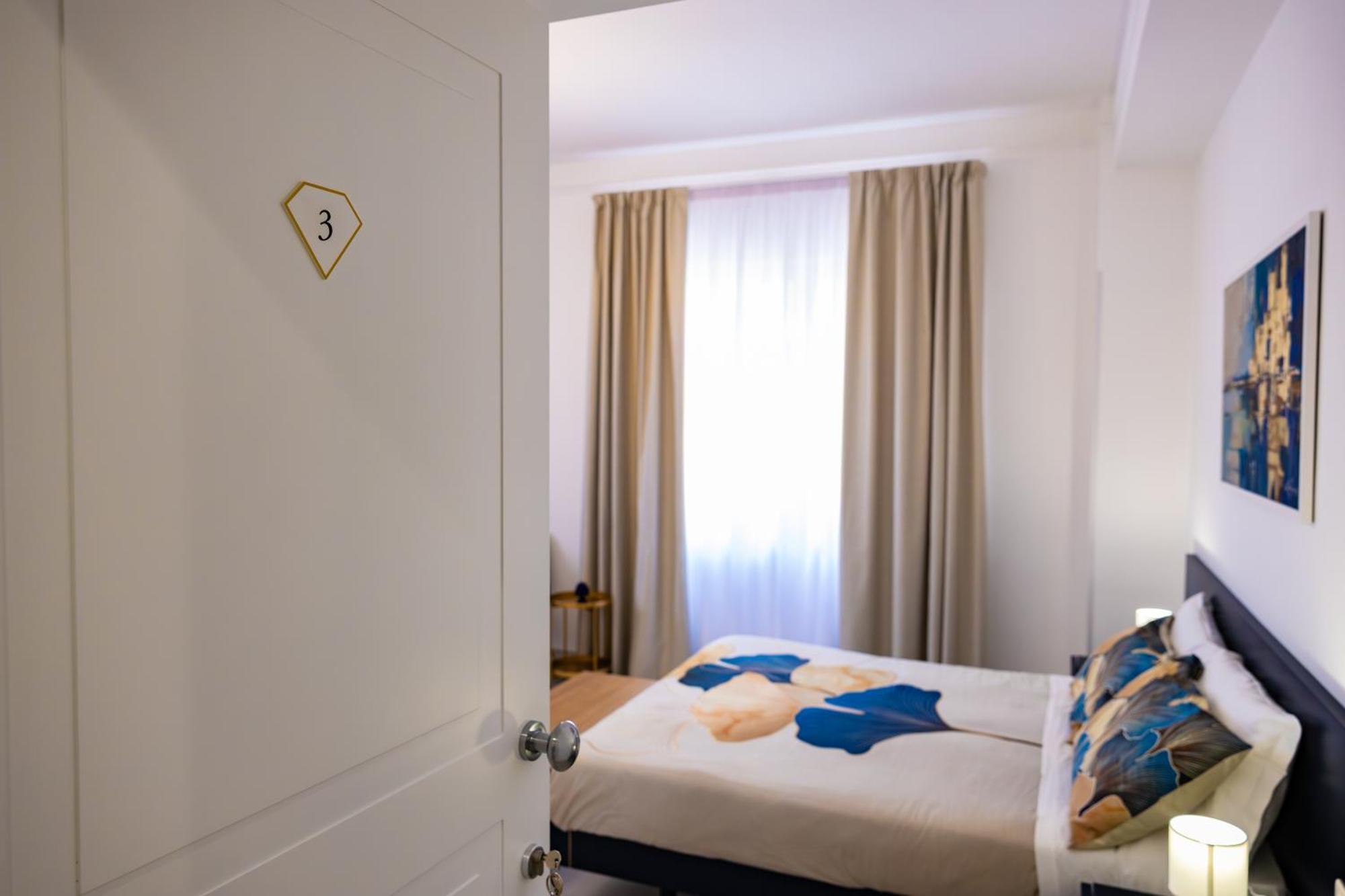Adamas Apartment , Rooms And Suite ตราปานี ภายนอก รูปภาพ